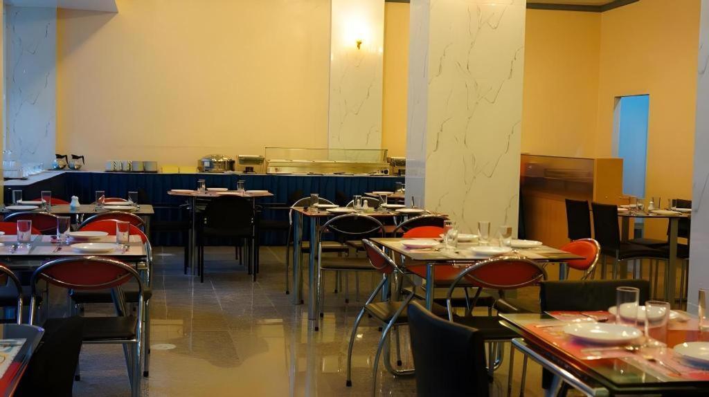 J Two S Pratunam Hotel Bangkok Ngoại thất bức ảnh
