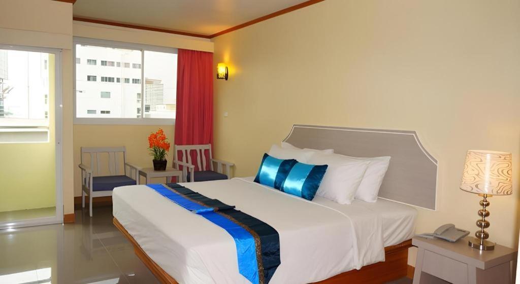 J Two S Pratunam Hotel Bangkok Ngoại thất bức ảnh
