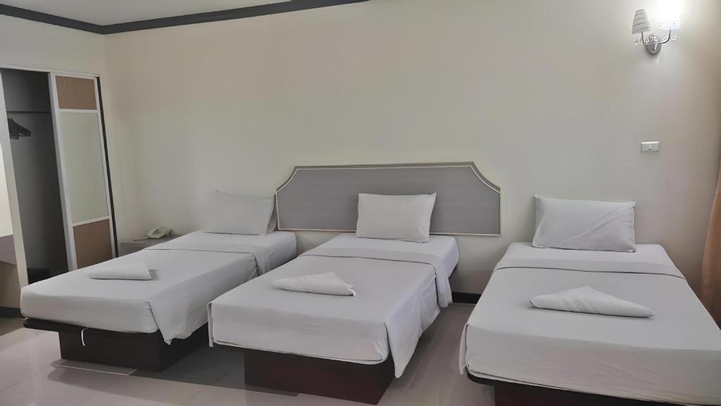 J Two S Pratunam Hotel Bangkok Ngoại thất bức ảnh