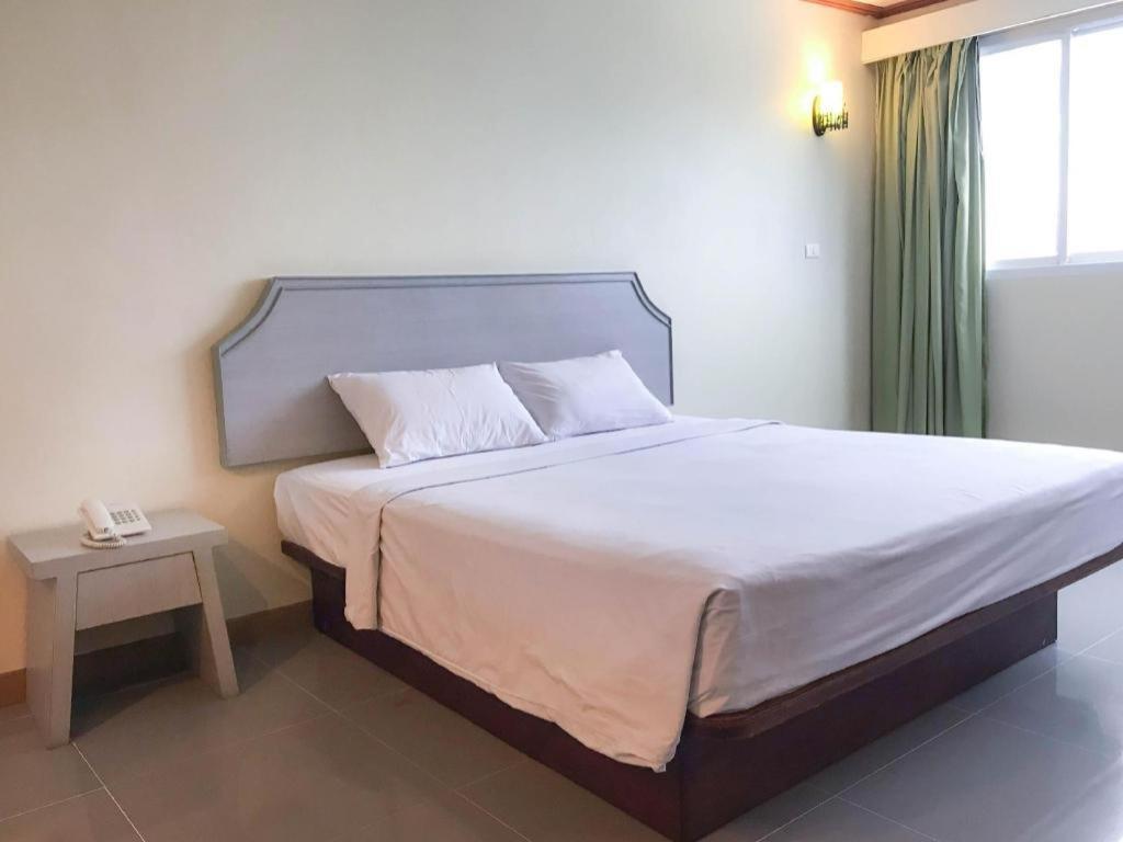 J Two S Pratunam Hotel Bangkok Ngoại thất bức ảnh