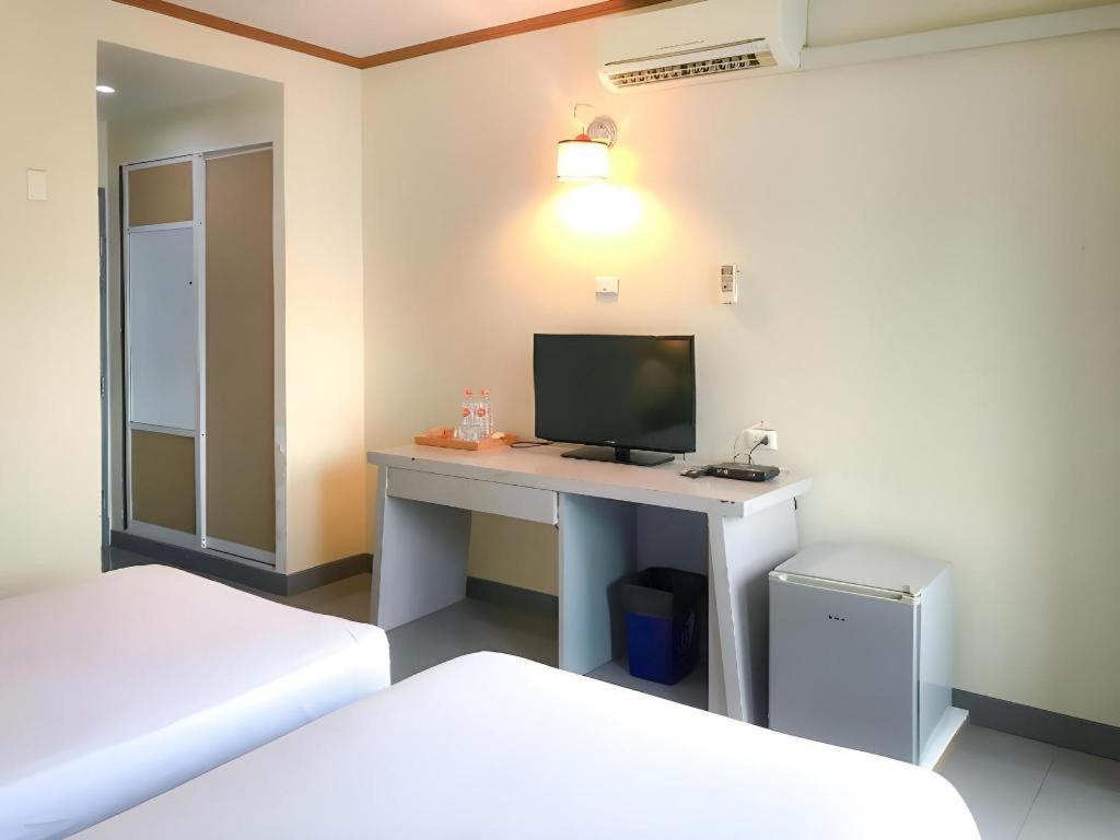 J Two S Pratunam Hotel Bangkok Ngoại thất bức ảnh