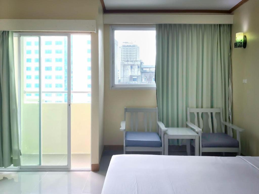 J Two S Pratunam Hotel Bangkok Ngoại thất bức ảnh