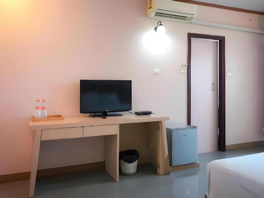 J Two S Pratunam Hotel Bangkok Ngoại thất bức ảnh