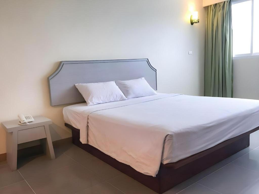 J Two S Pratunam Hotel Bangkok Ngoại thất bức ảnh