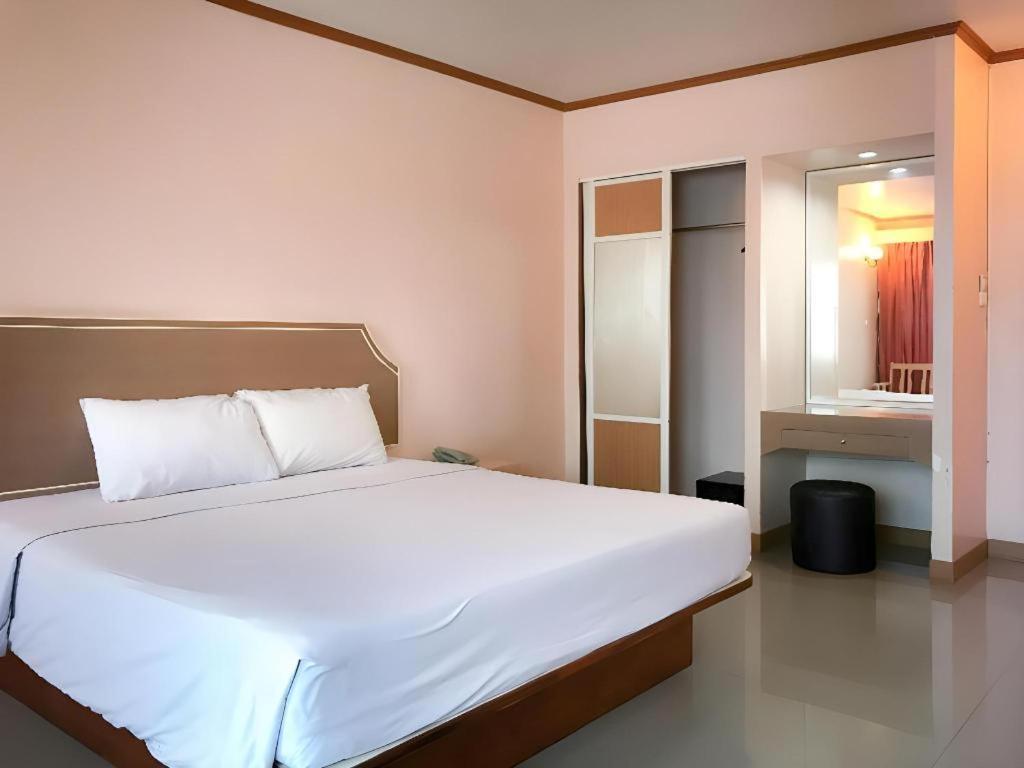 J Two S Pratunam Hotel Bangkok Ngoại thất bức ảnh