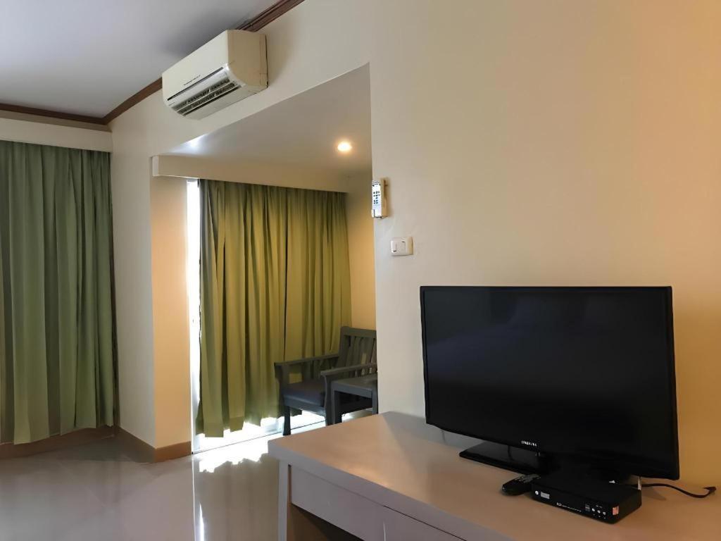 J Two S Pratunam Hotel Bangkok Ngoại thất bức ảnh